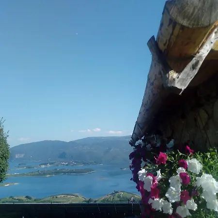 Seoska Kuca Vidikovac Prozor